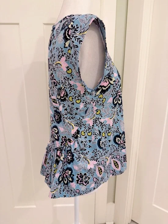 Loft Top - Picture 4 of 8